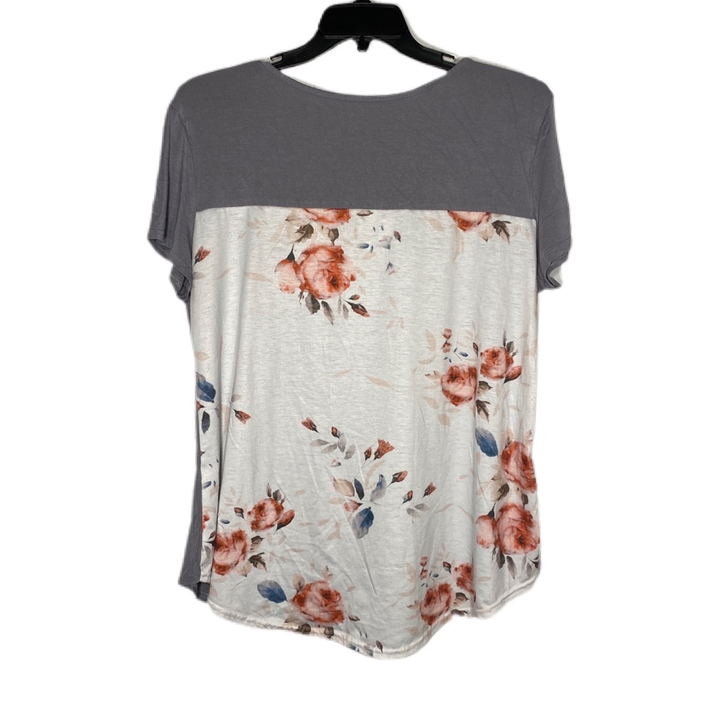 Plus Size 1x Gray Shirt w/ Floral Back